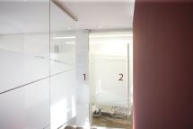 Glastüren zweier Behandlungszimmer